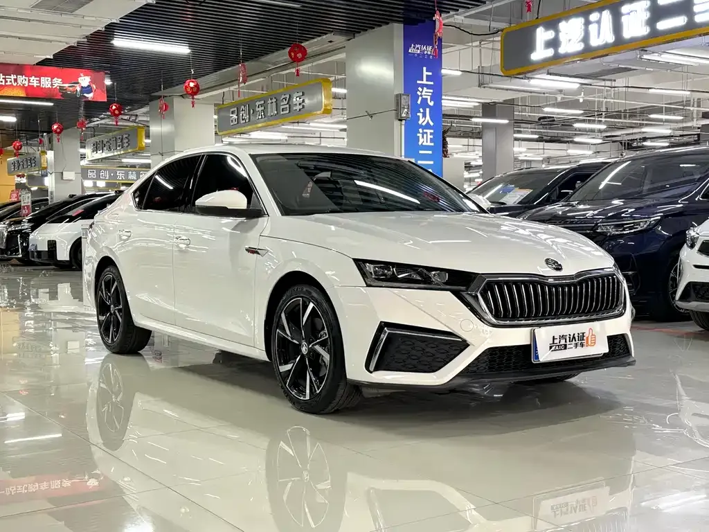 Skoda Octavia — фото 2