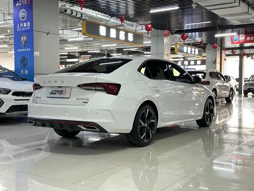 Skoda Octavia — фото 5