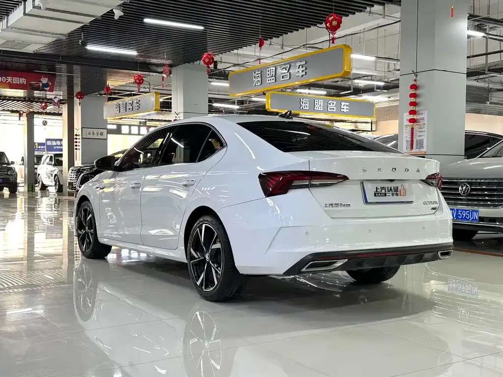 Skoda Octavia — фото 6
