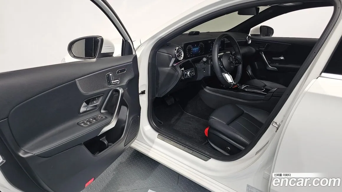 Mercedes-Benz A-Class — фото 10