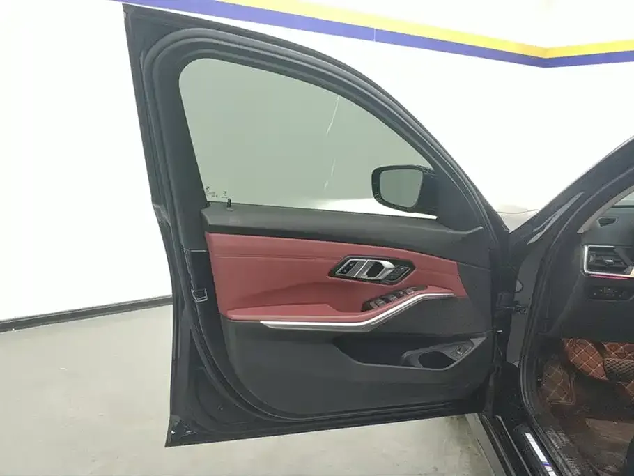 BMW 3 Series 2023 из CN, фото 7