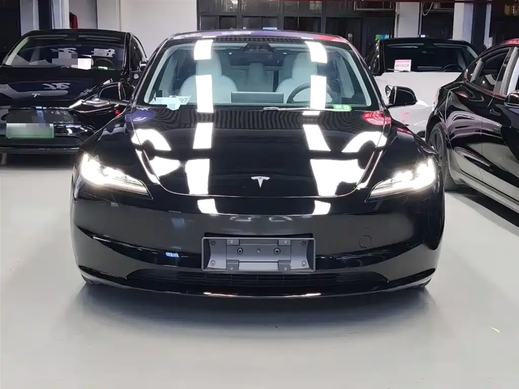 Tesla Model 3 2023 из CN, фото 3