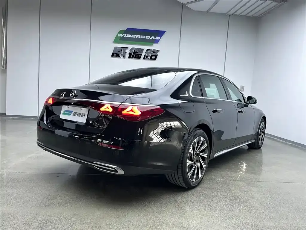 Mercedes-Benz E-Class 2024 из CN, фото 4