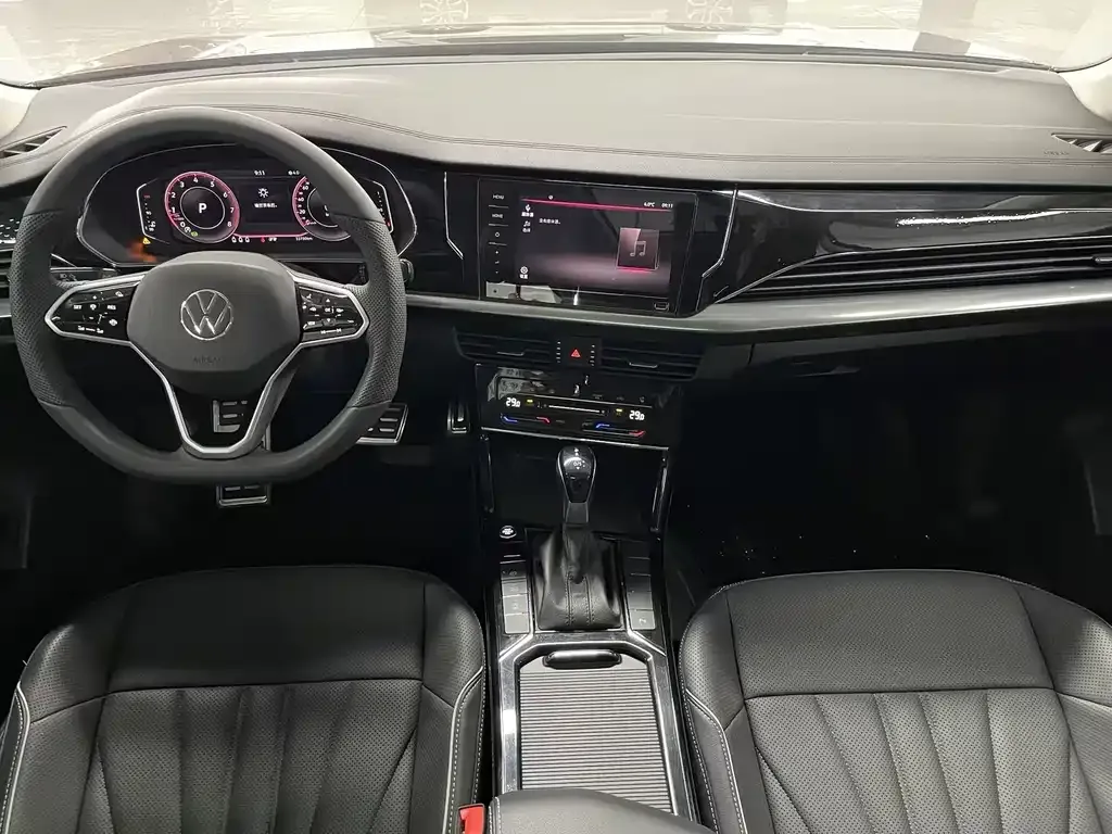 Volkswagen Passat — фото 10