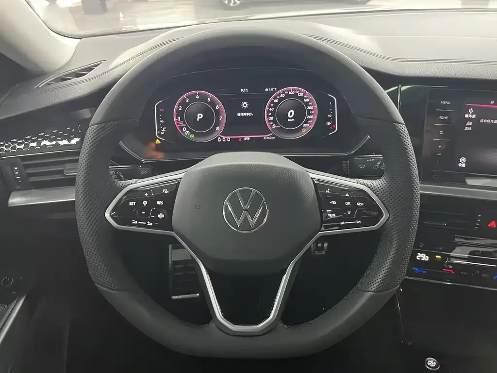 Volkswagen Passat — фото 8