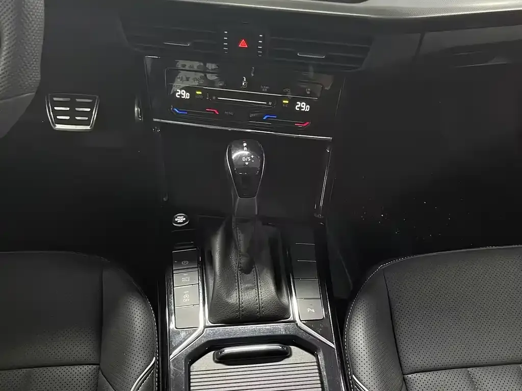 Volkswagen Passat — фото 9