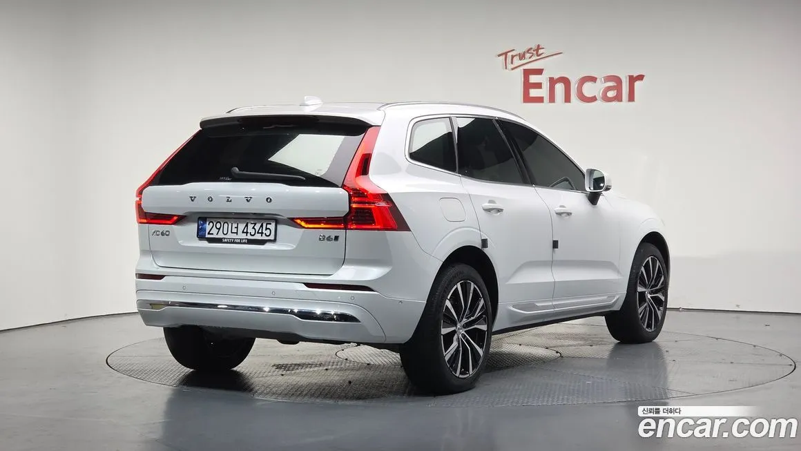 Volvo XC60 — фото 2