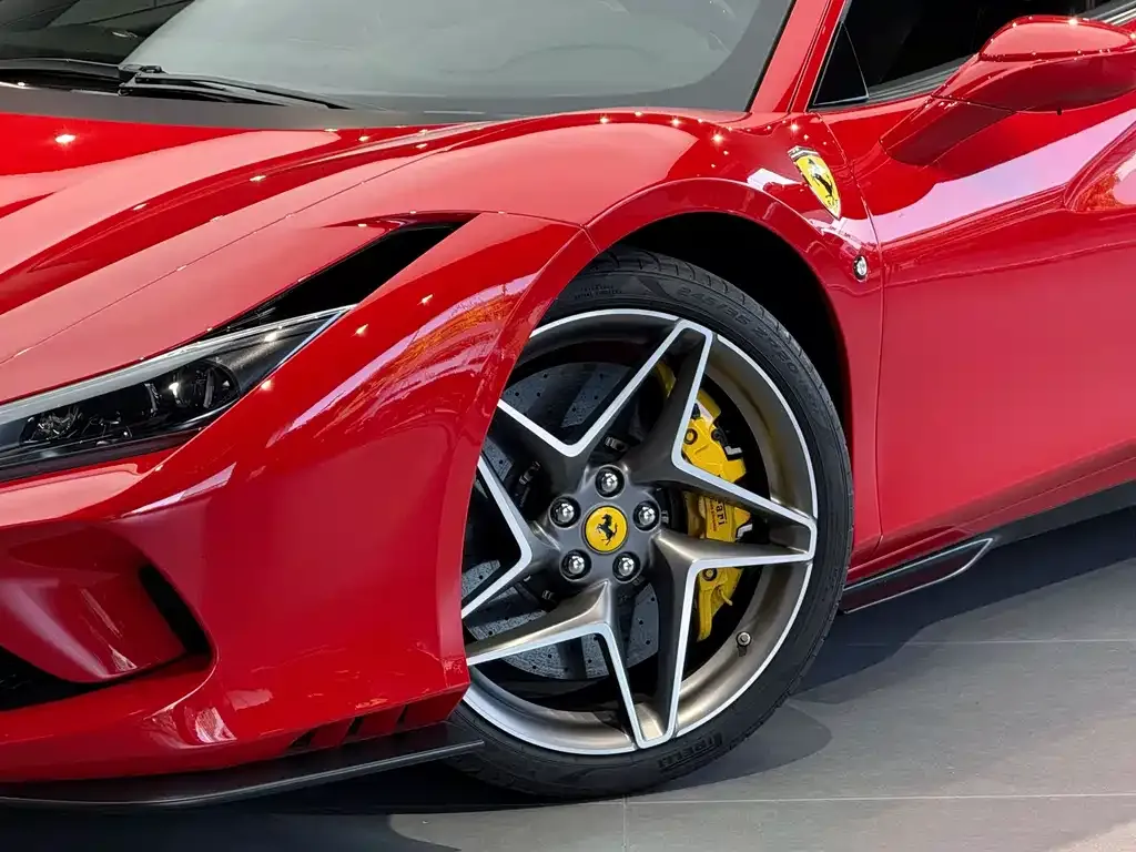 Ferrari F8 — фото 6
