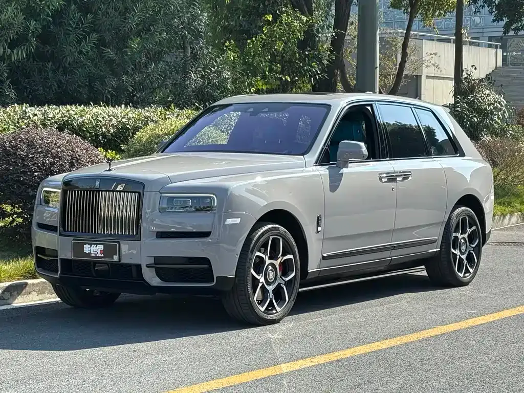 Rolls-Royce Cullinan — фото 1