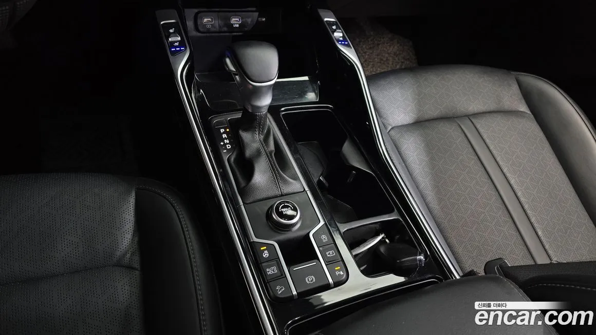 Kia Sorento — фото 9