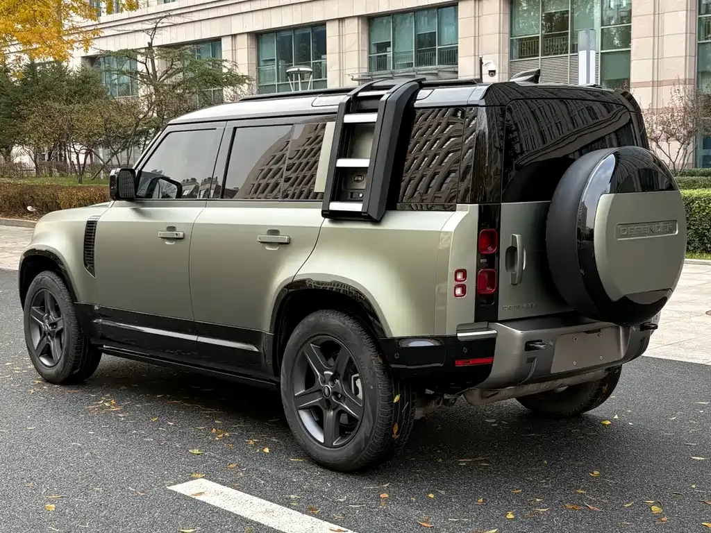 Land Rover Defender — фото 6