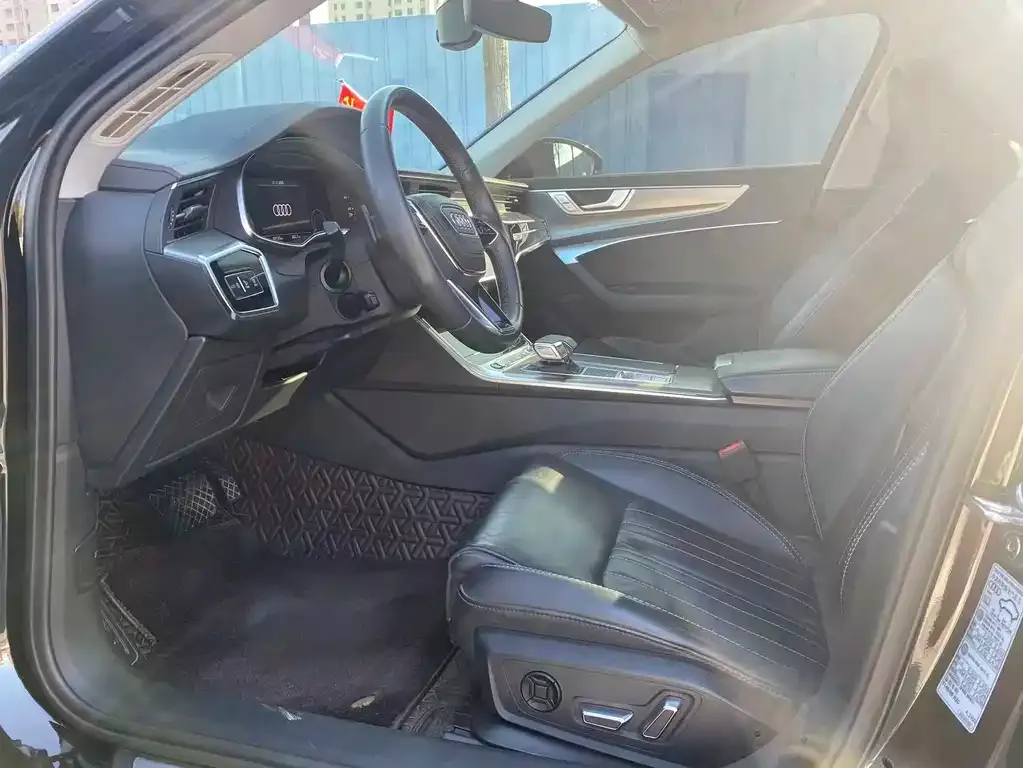 Audi A6L 2023 из CN, фото 6