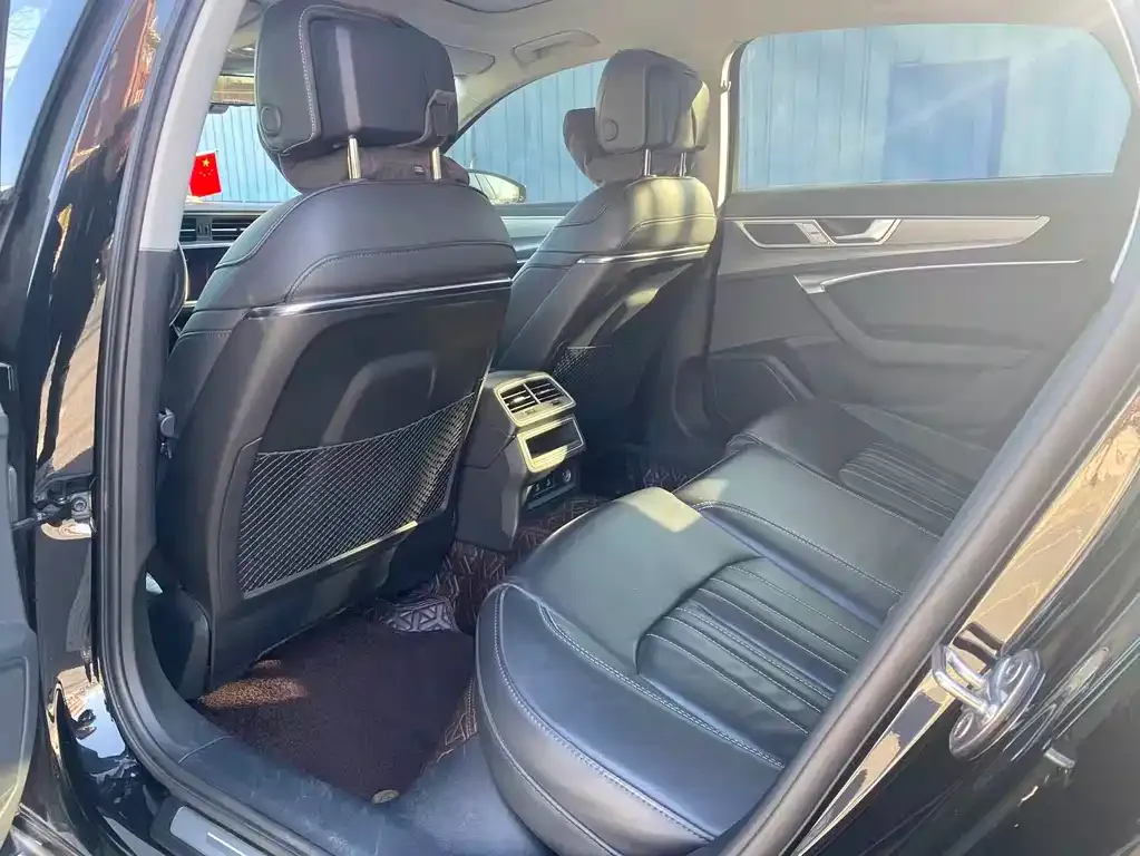 Audi A6L 2023 из CN, фото 8