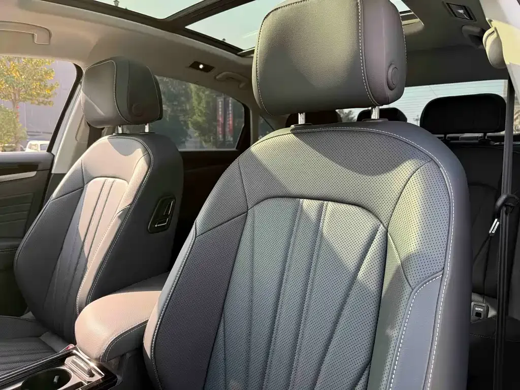 Volkswagen Passat 2025 из CN, фото 9