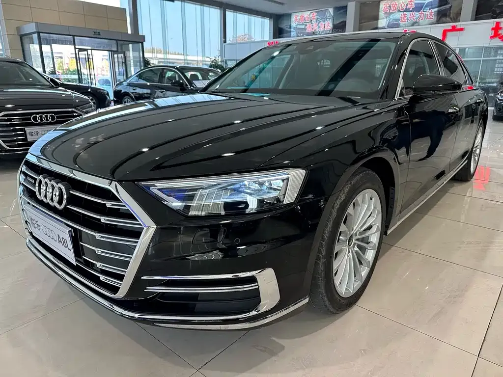 Audi A8 2022 из CN, фото 2