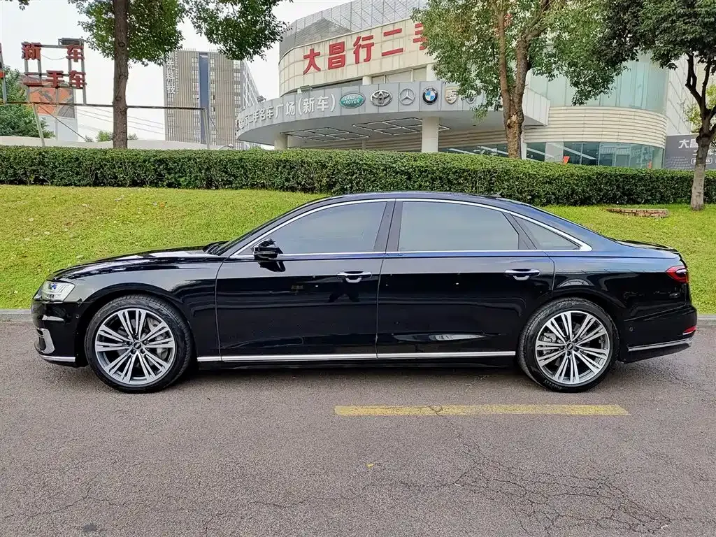 Audi A8 2021 из CN, фото 3