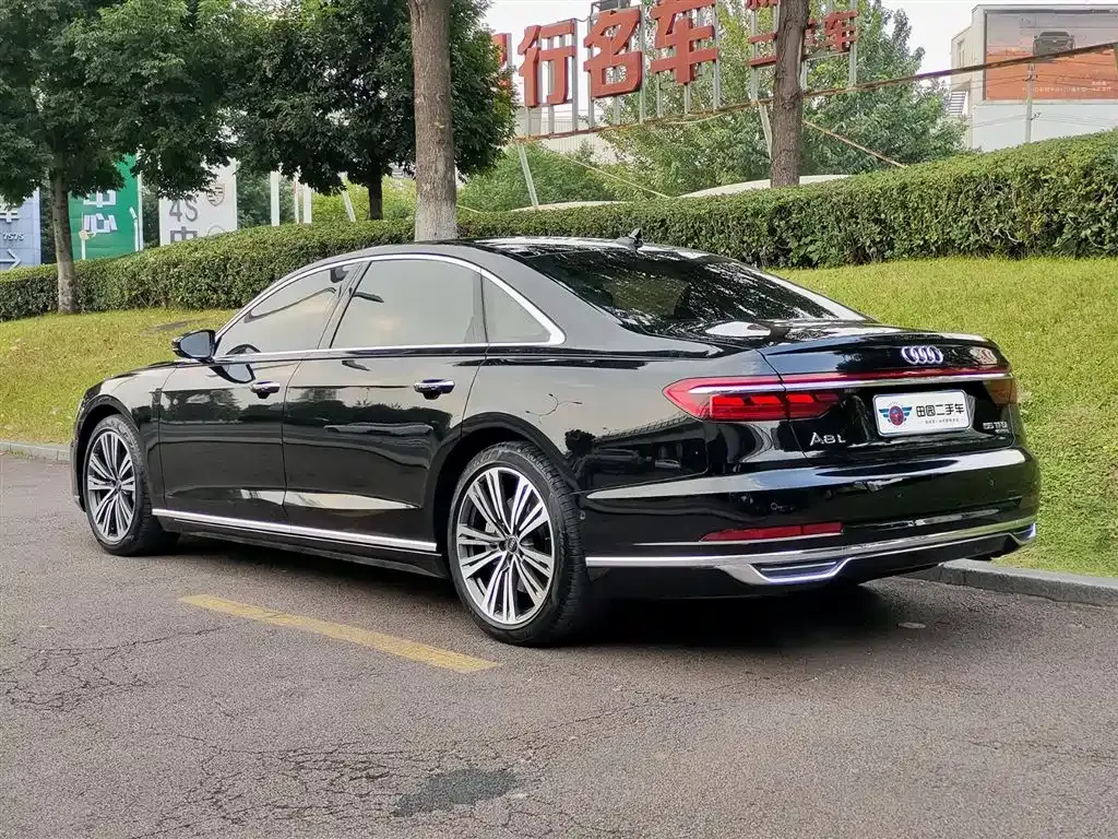Audi A8 2021 из CN, фото 4