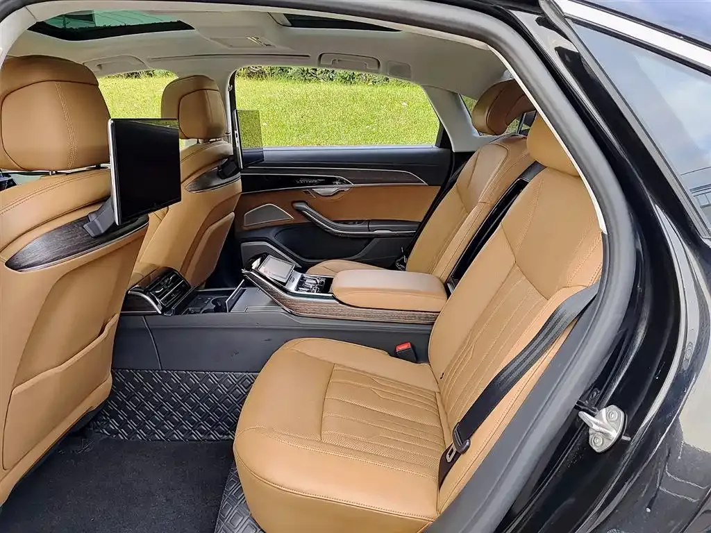 Audi A8 2021 из CN, фото 8