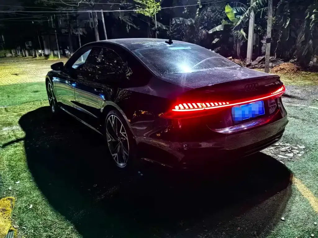 Audi A7L 2024 из CN, фото 6