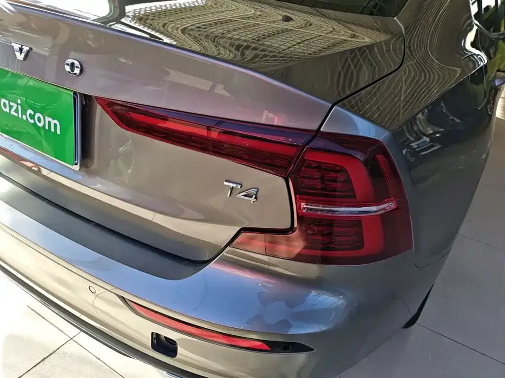 Volvo S60 2021 из CN, фото 8