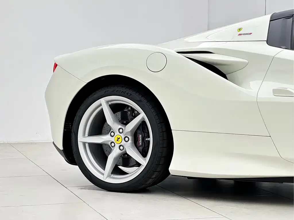 Ferrari F8 — фото 8