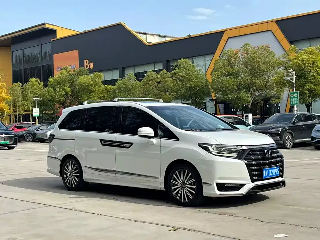 Honda Elysion 2023 из CN, фото 3