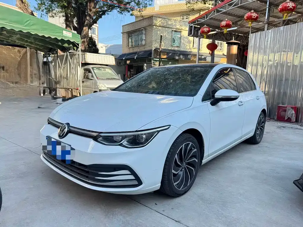 Volkswagen Golf 2023 из CN, фото 1