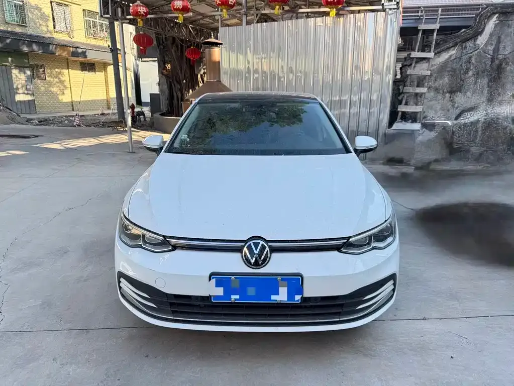 Volkswagen Golf 2023 из CN, фото 2