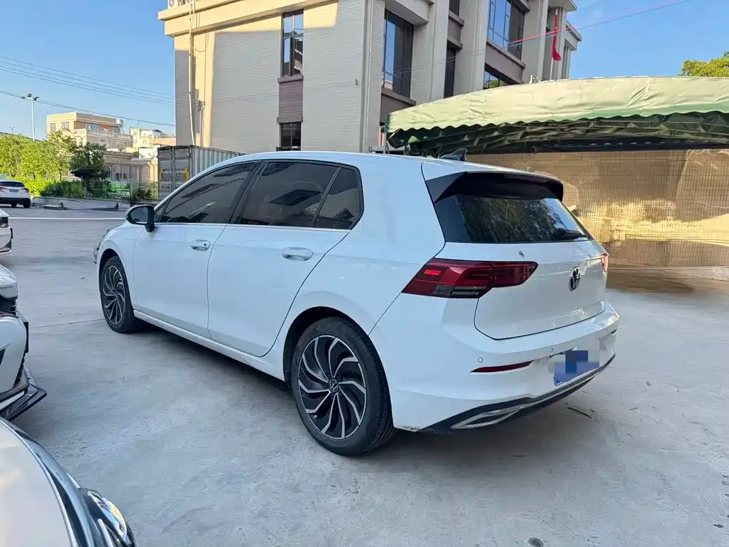 Volkswagen Golf 2023 из CN, фото 4