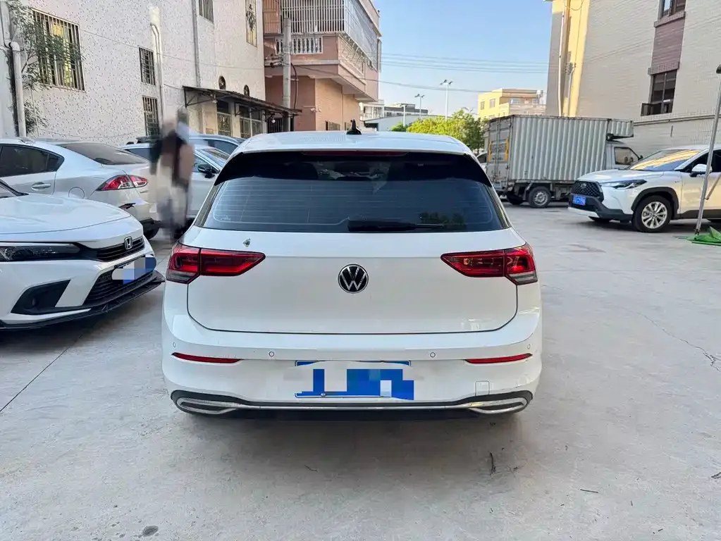 Volkswagen Golf 2023 из CN, фото 5