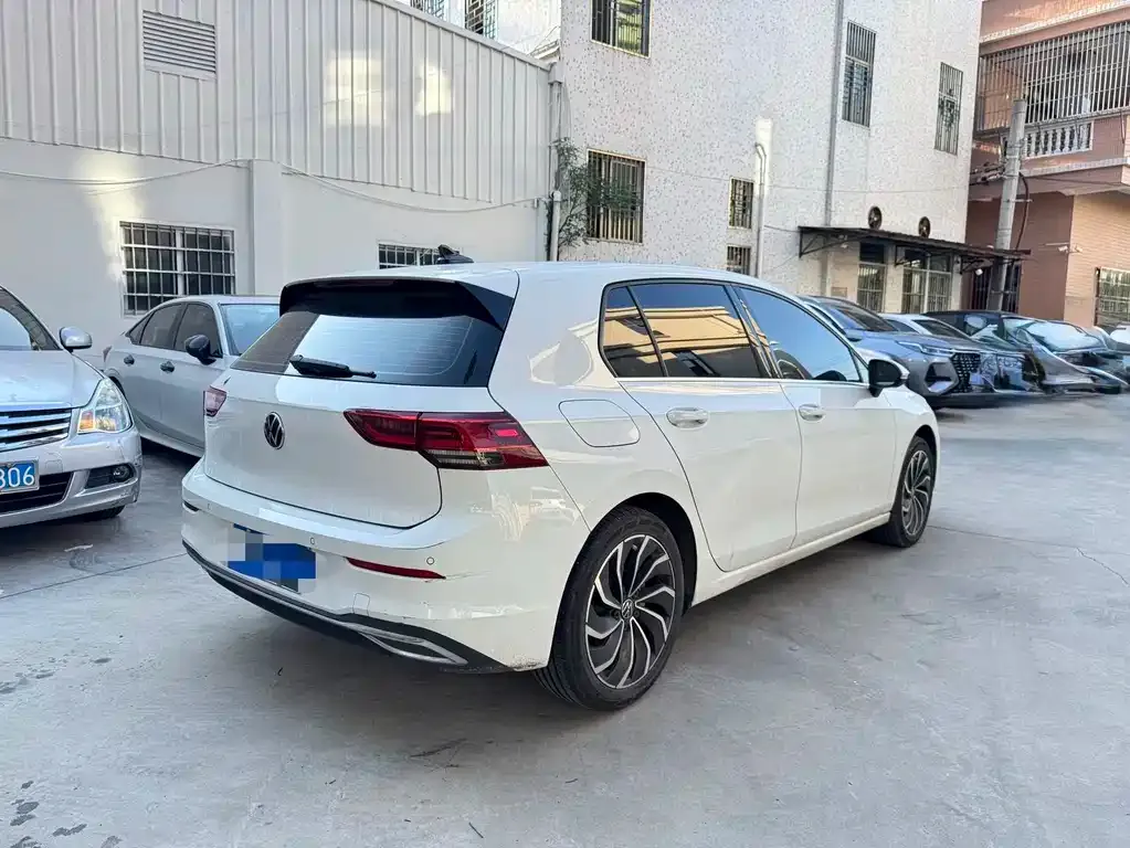 Volkswagen Golf 2023 из CN, фото 6