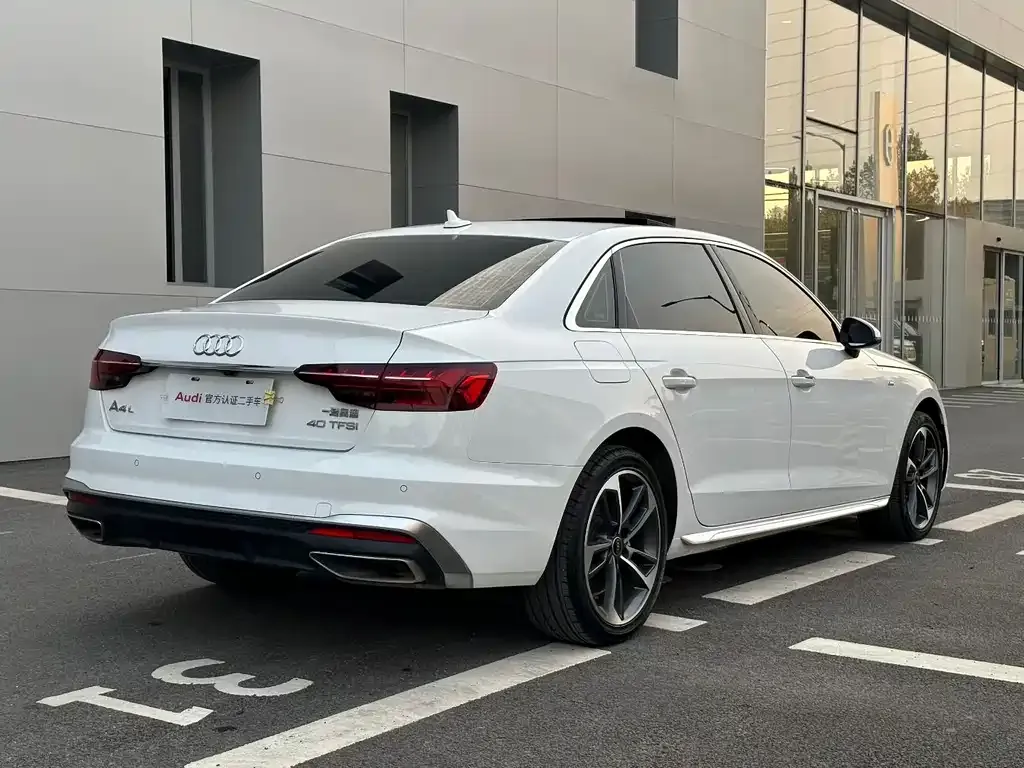 Audi A4L 2023 из CN, фото 9