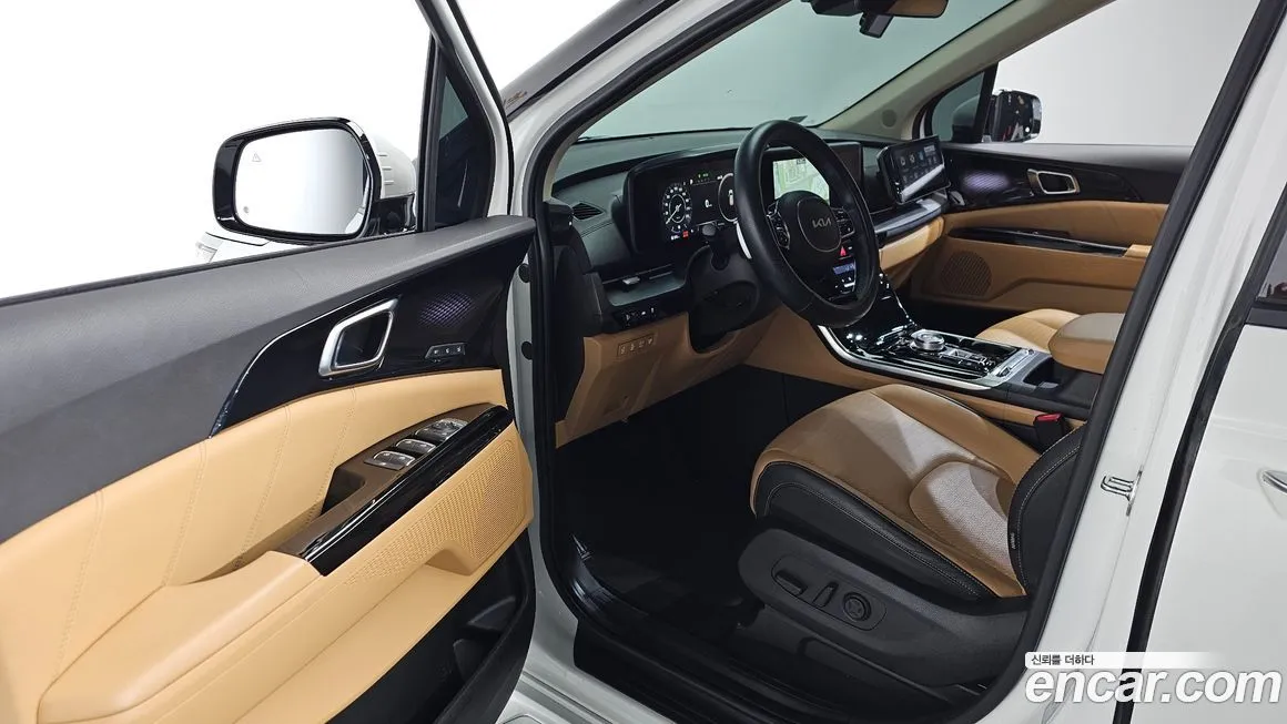 Kia Carnival — фото 10