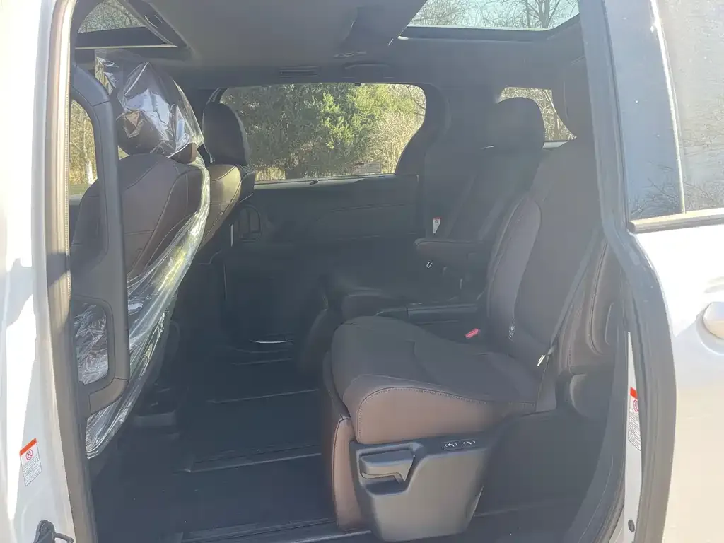 Toyota Granvia 2025 из CN, фото 9