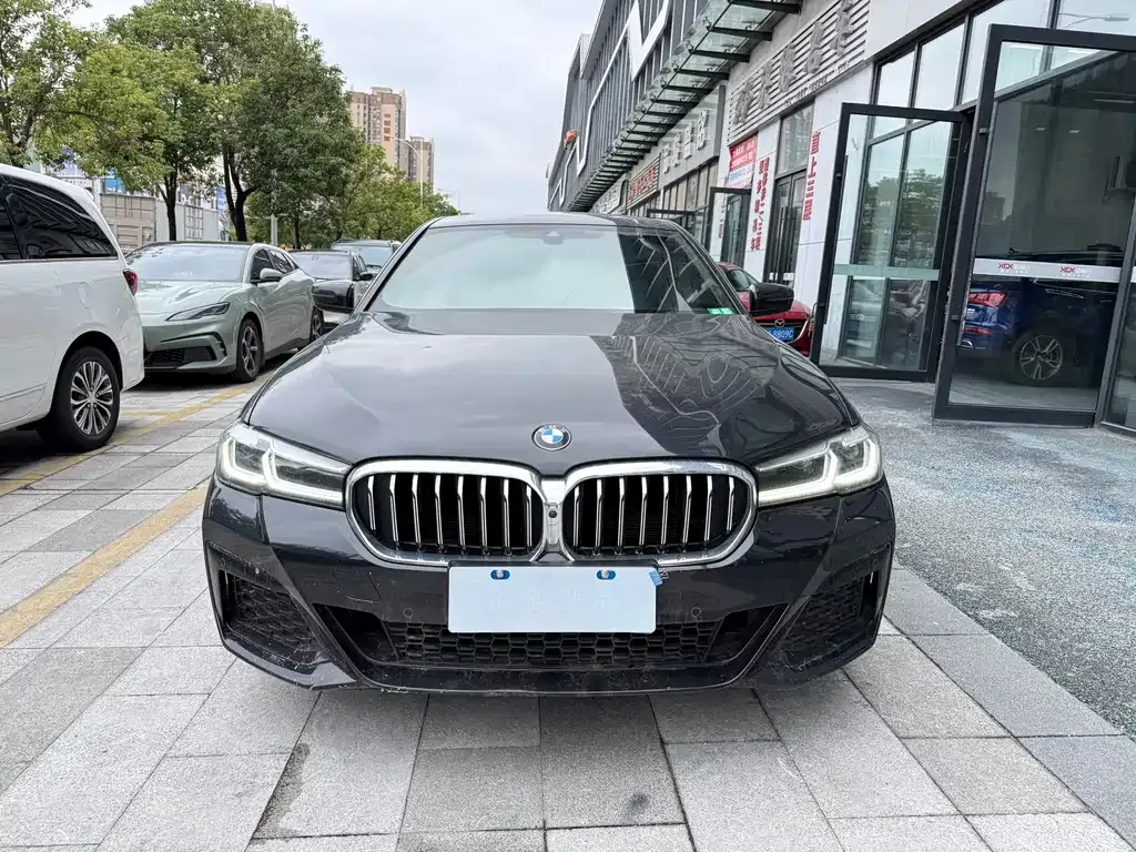 BMW 5 Series — фото 2
