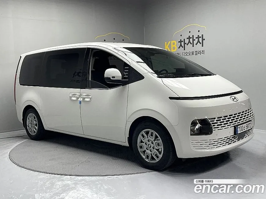 Hyundai Staria