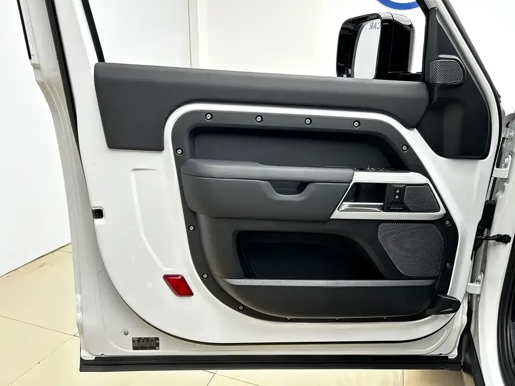 Land Rover Defender 2024 из CN, фото 4
