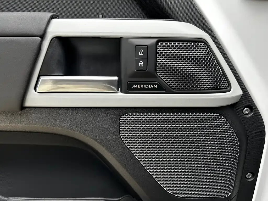 Land Rover Defender 2024 из CN, фото 5