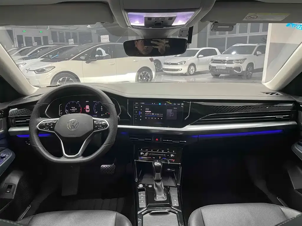 Volkswagen Passat 2023 из CN, фото 3