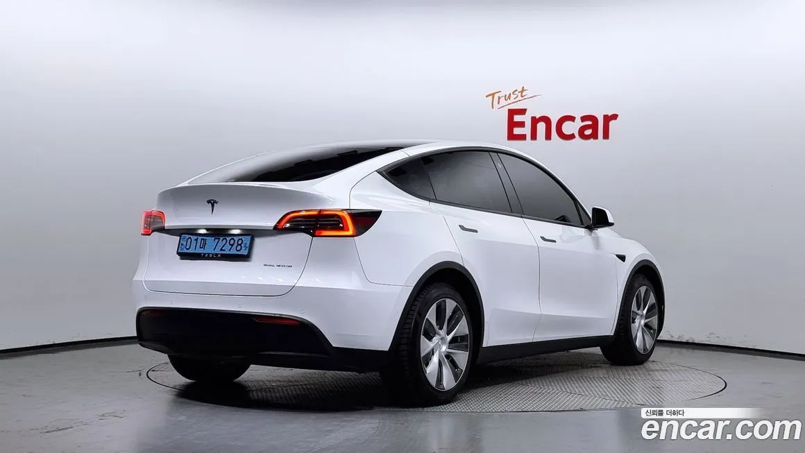 Tesla Model Y 2022 из KR, фото 2