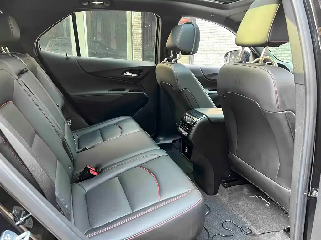 Chevrolet Equinox 2022 из CN, фото 10