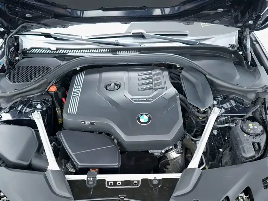 BMW 5 Series 2023 из CN, фото 9