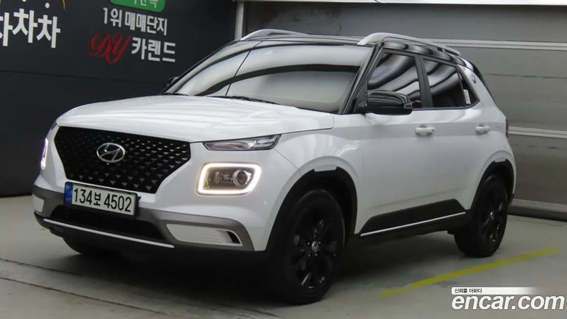 Hyundai Venue — фото 1