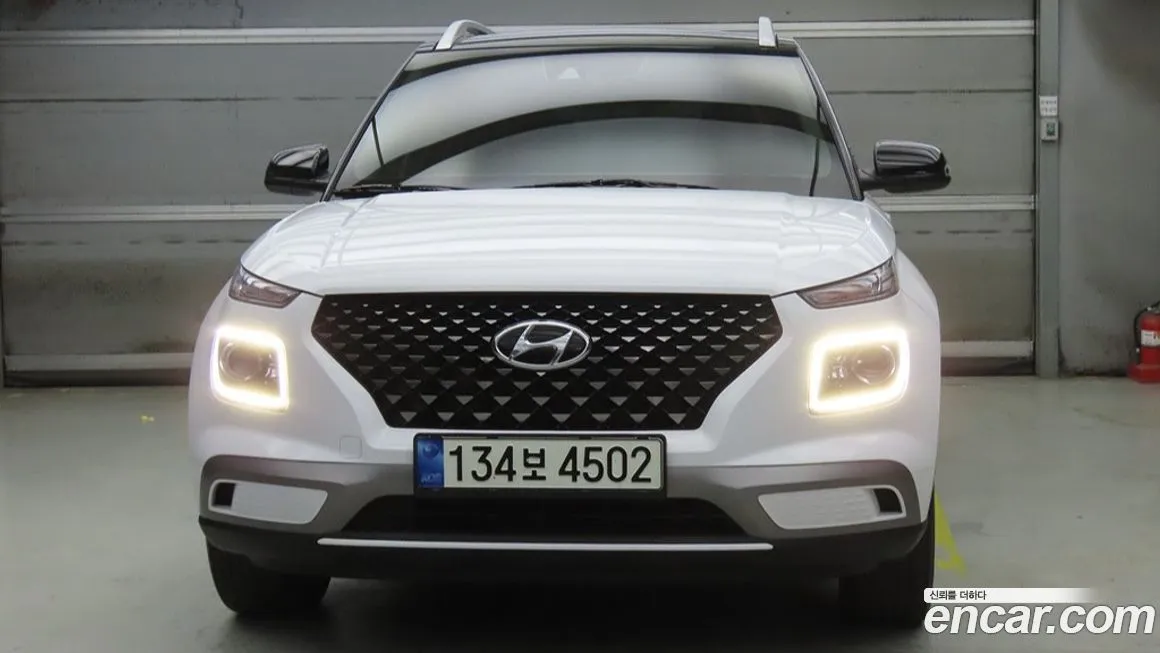 Hyundai Venue — фото 2