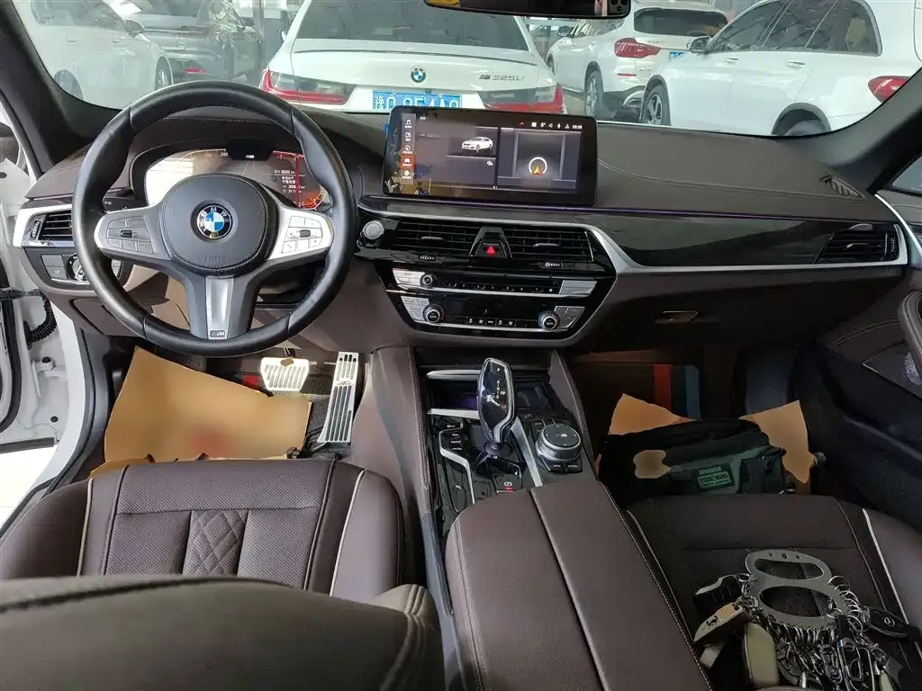 BMW 5 Series — фото 10