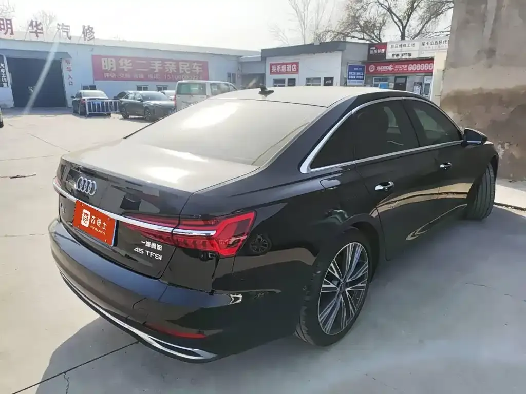Audi A6L — фото 2