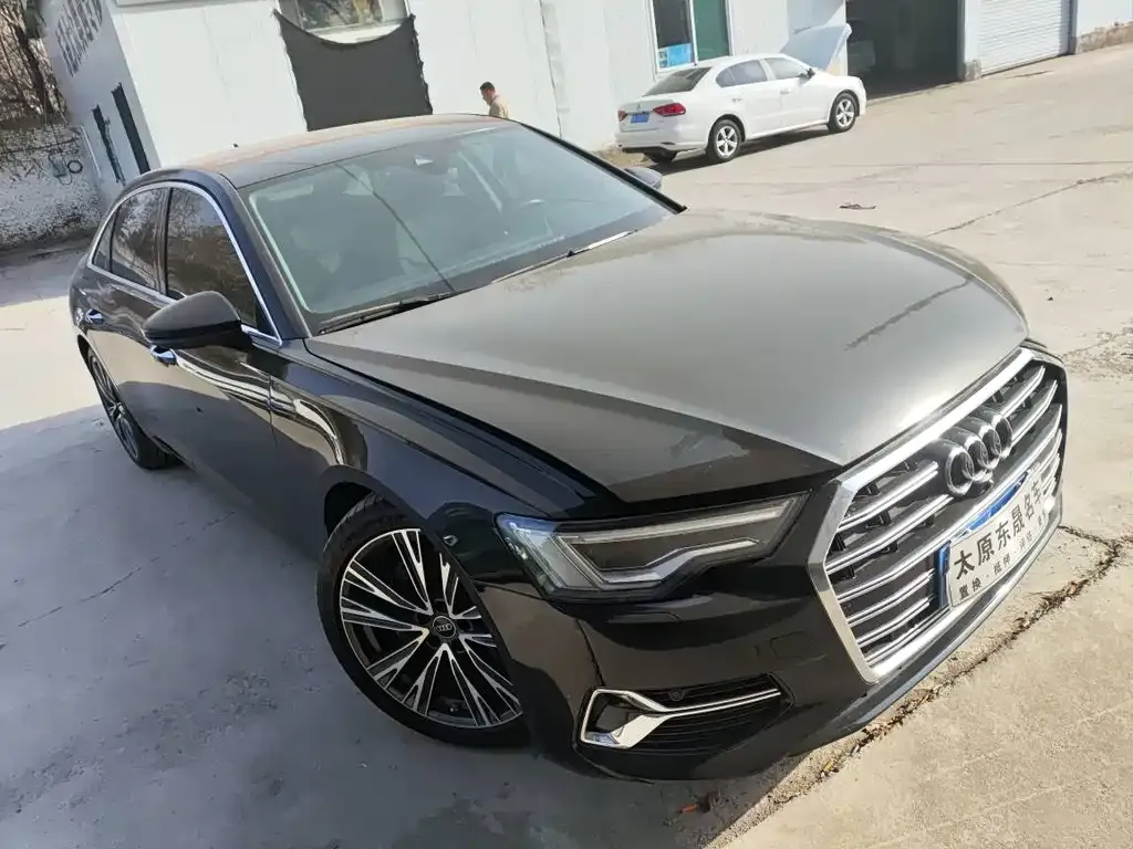 Audi A6L — фото 5