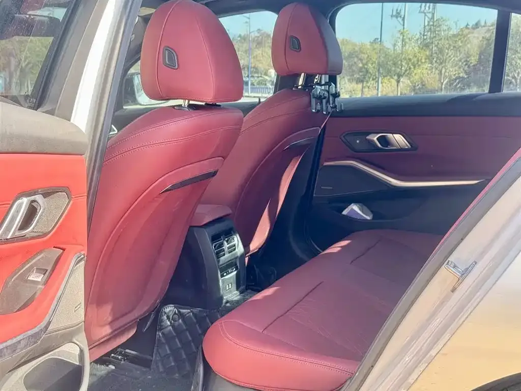 BMW 3 Series 2024 из CN, фото 3