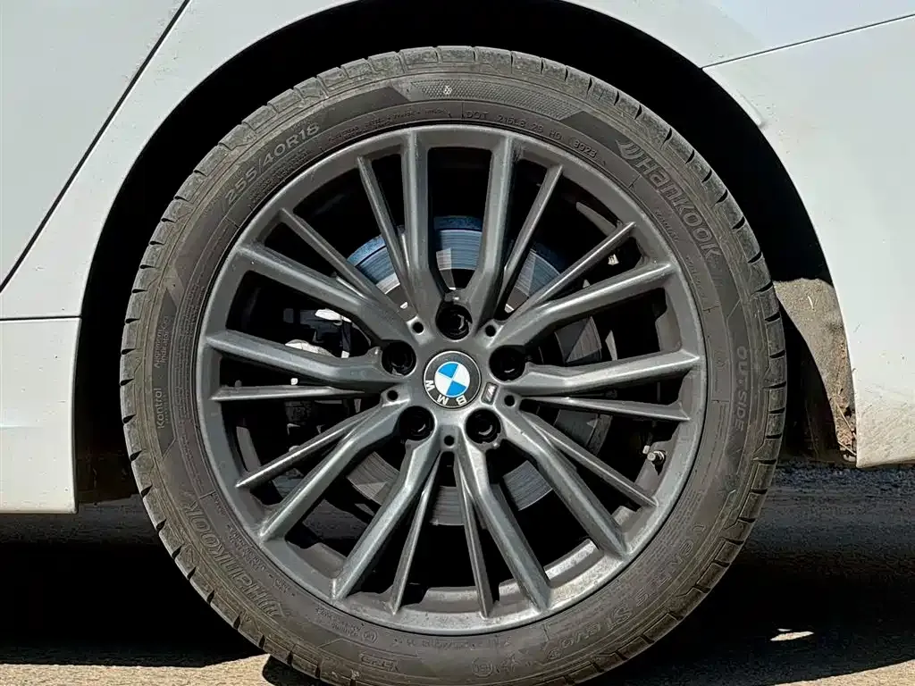 BMW 3 Series 2024 из CN, фото 8