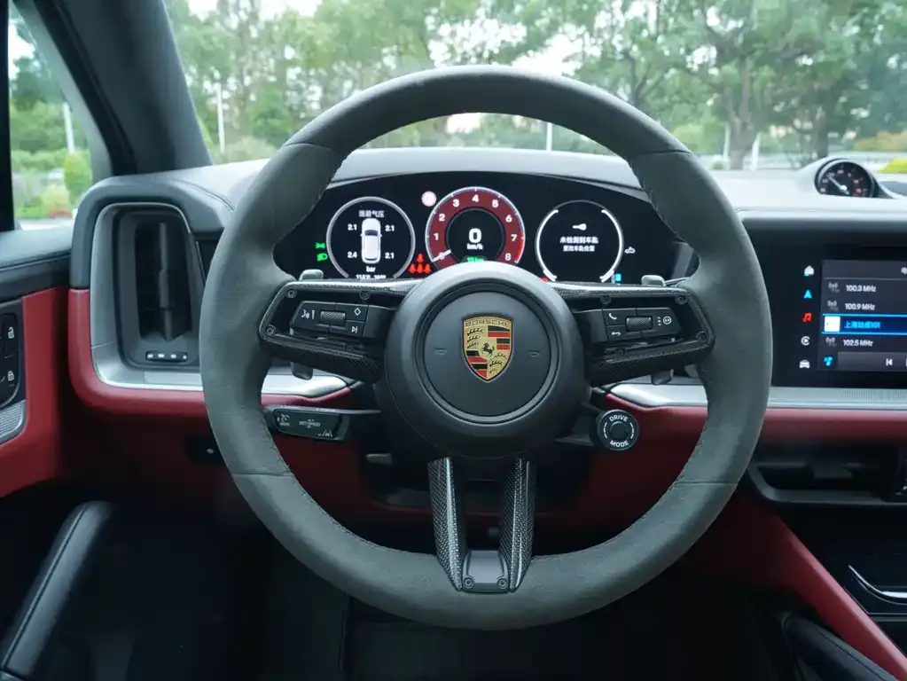 Porsche Cayenne Hybrid — фото 10